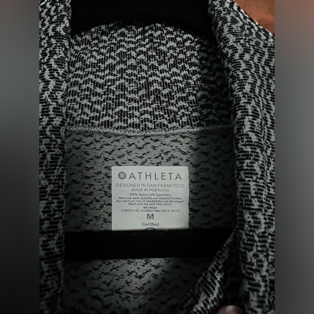 Athleta long sleeve top​ - Picture 3 of 7